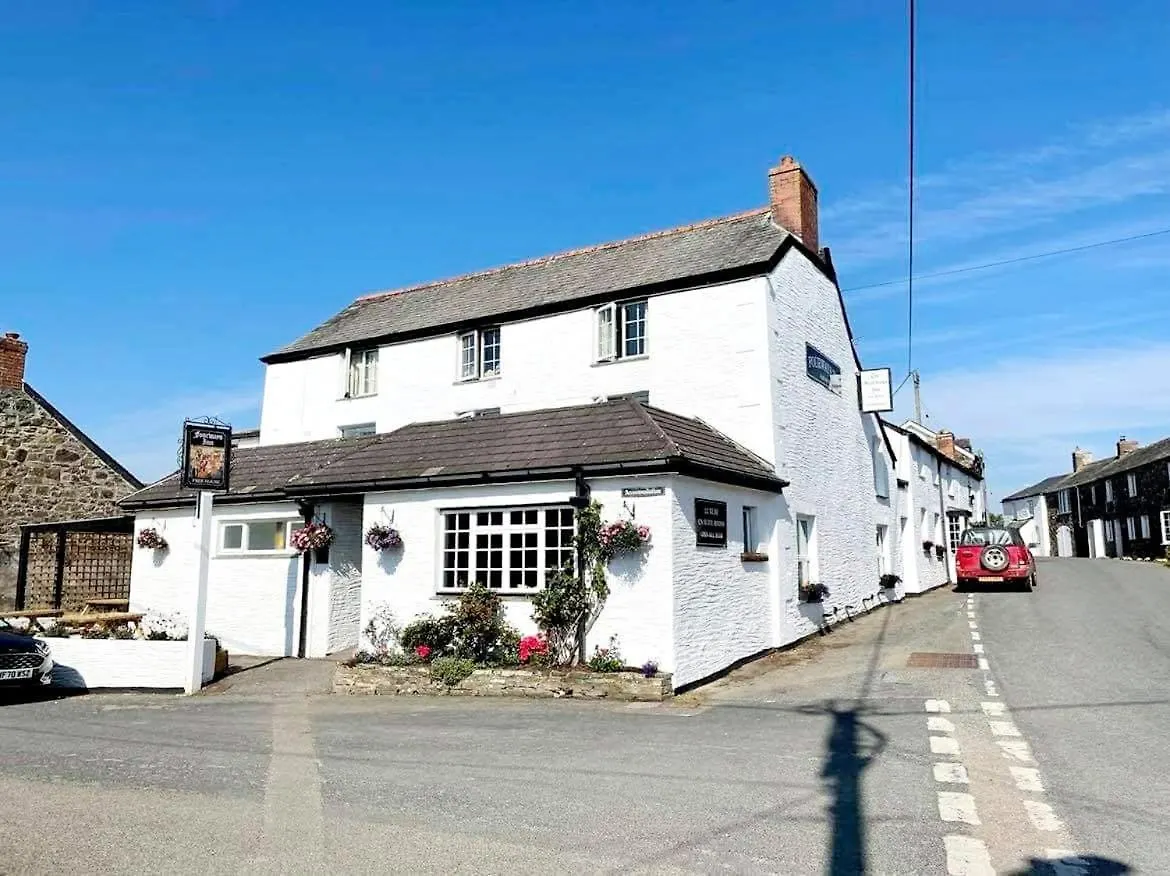 4 Hotels Near Pencarrow Rated Highly for Their Staff