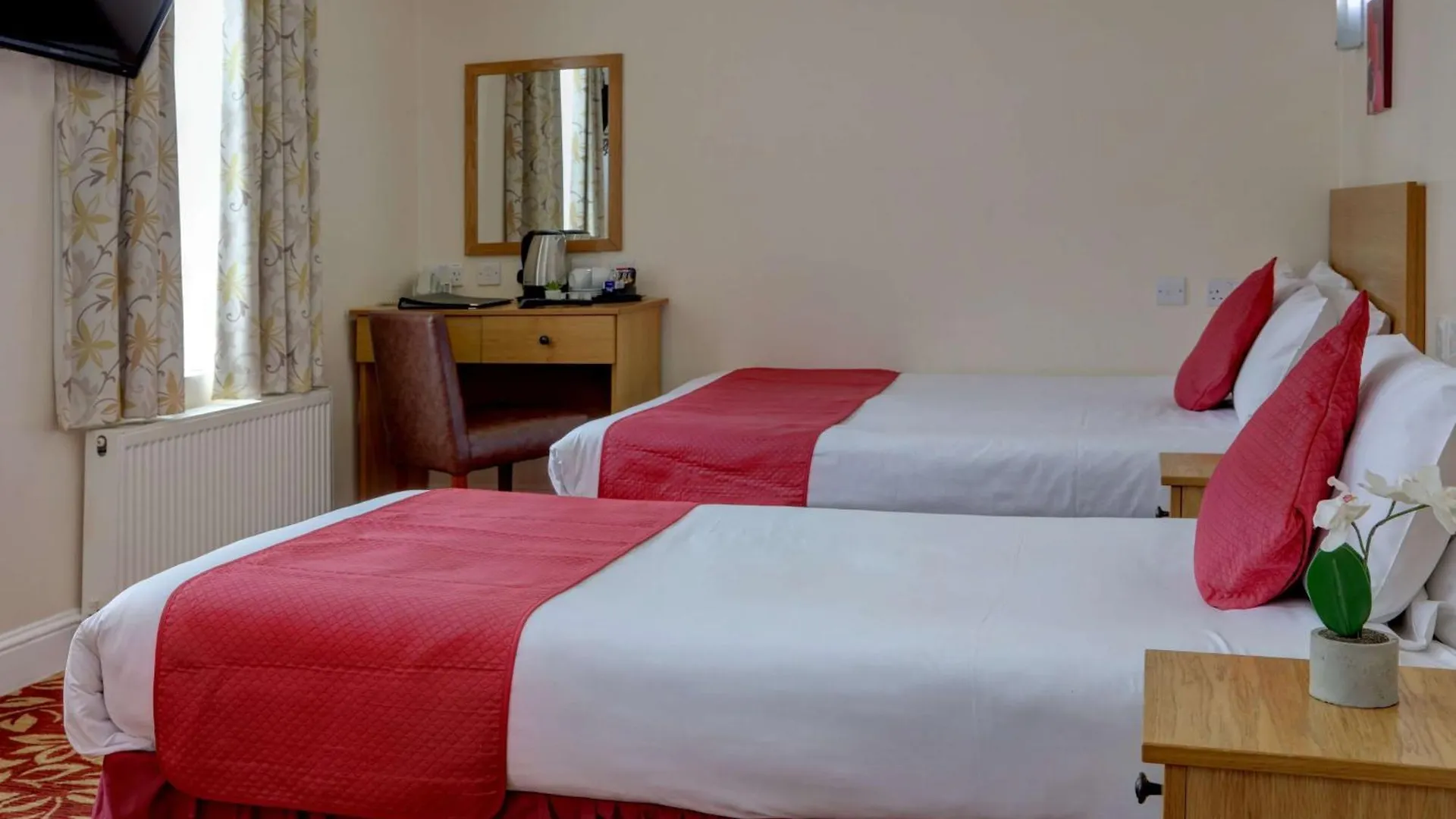 Staying Near Olympic Park: 8 Airport Hotels Compared