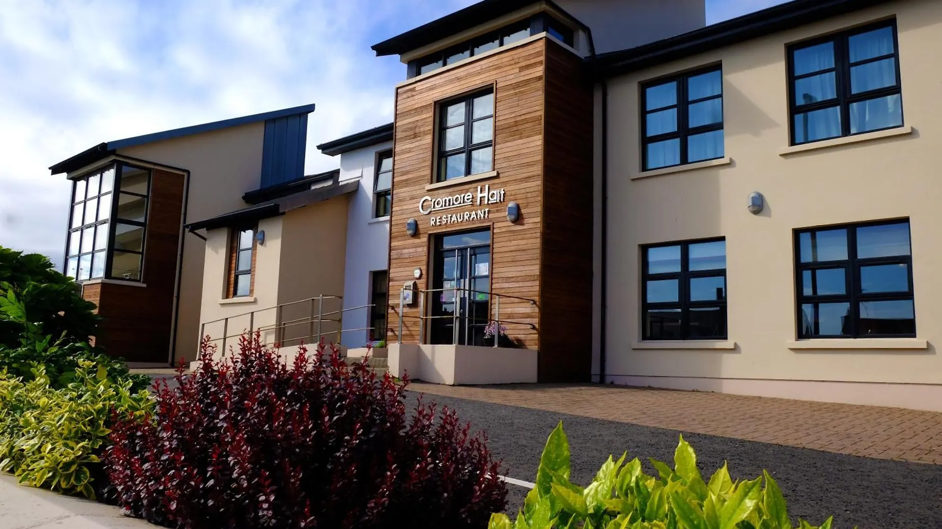 4 Resorts Near Portstewart Strand Worth Booking in Advance