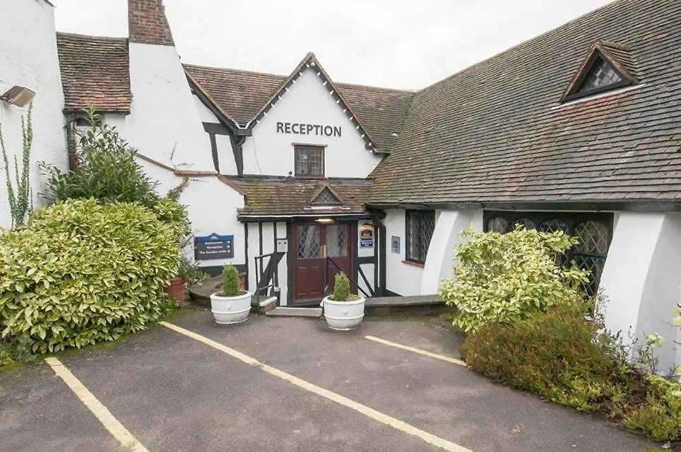 Staying in Hertfordshire: 4 Family Hotels Compared