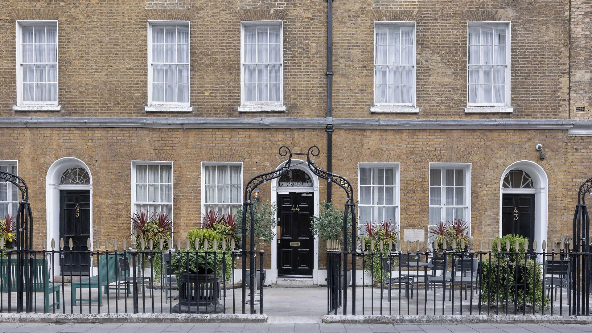 5 Luxury Hotels in Central London That Stand Out