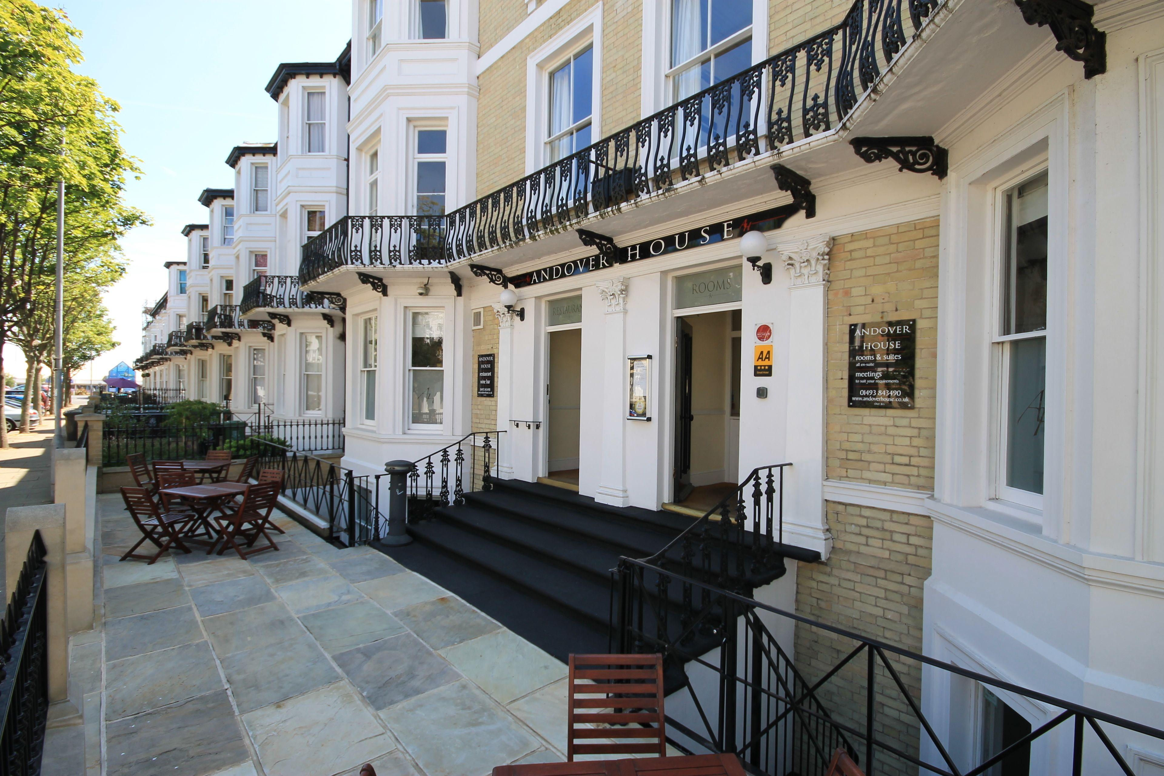 7 Smart Central Hotels Near Gorleston-on-Sea Golf Club
