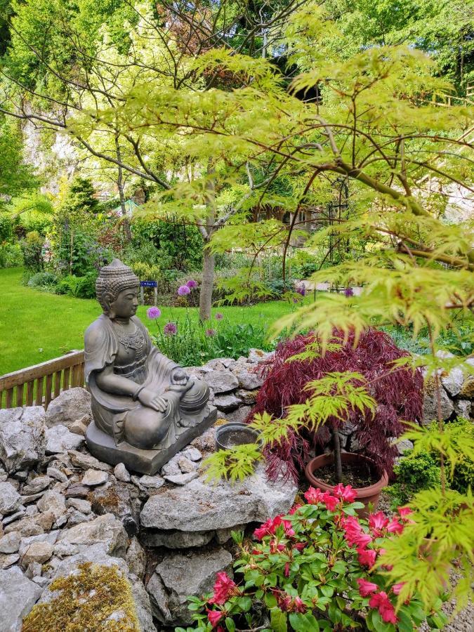 4 Couple Hotels Near Carriage Museum Worth Booking